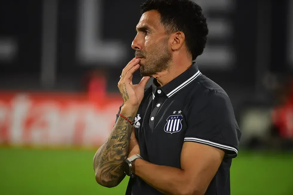 *Matador.* Tevez define el equipo para el clásico: la decisión que puede cambiar el mediocampo de Talleres